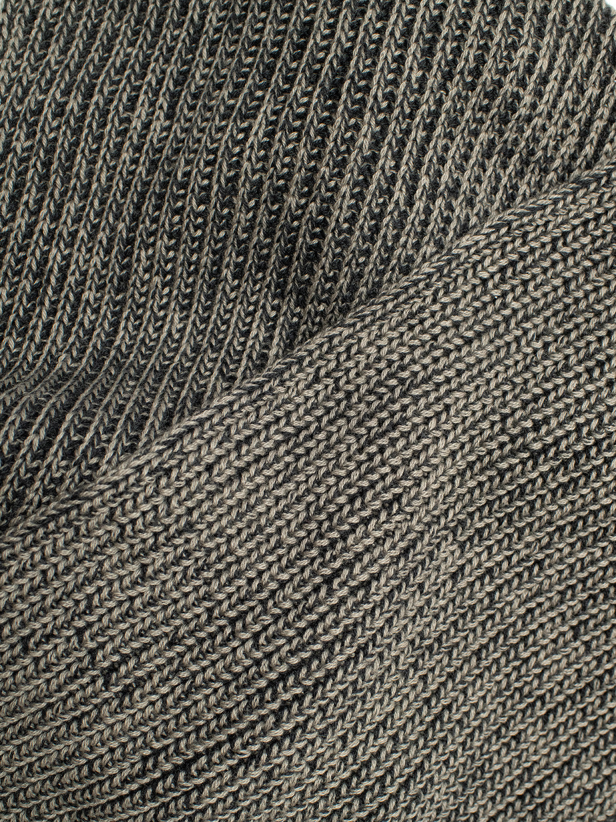 AUGUST / GREY-BLACK